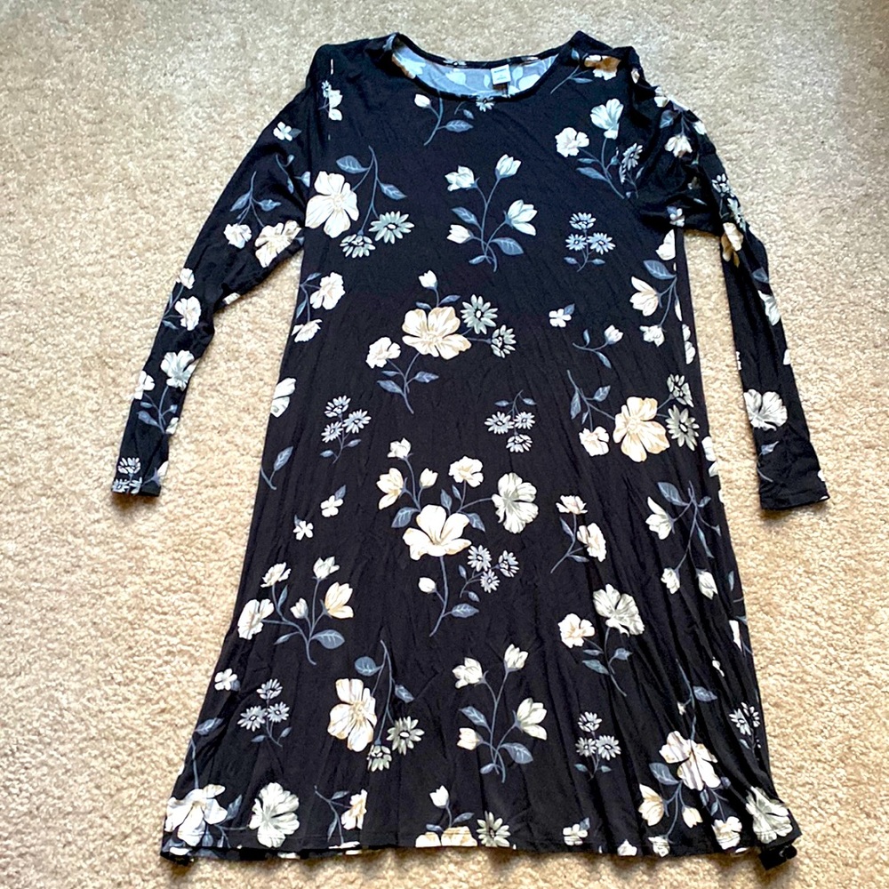 Old Navy Floral Swing Dress. Size M.